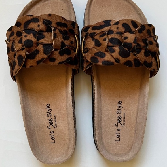 SALE! Let’s See Style On The Boardwalk Leopard Sandals slides - Picture 3 of 3